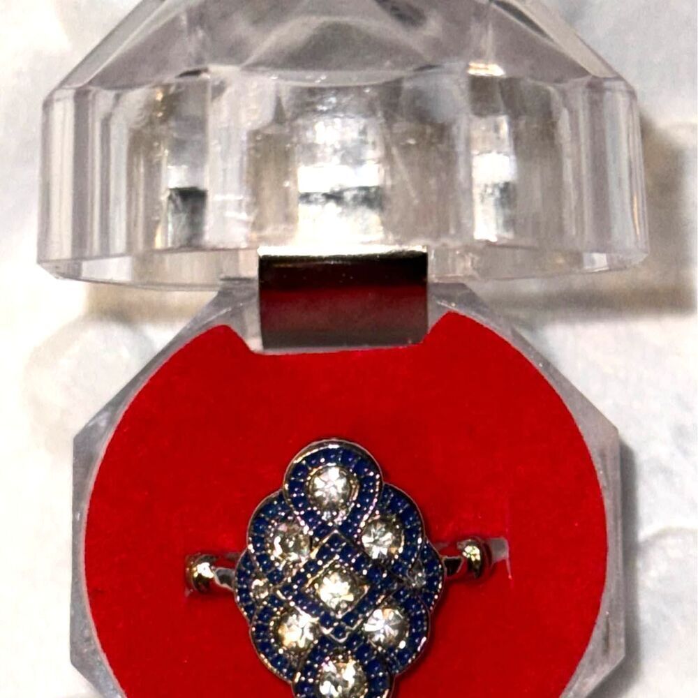 New Size 8 Vintage style ring